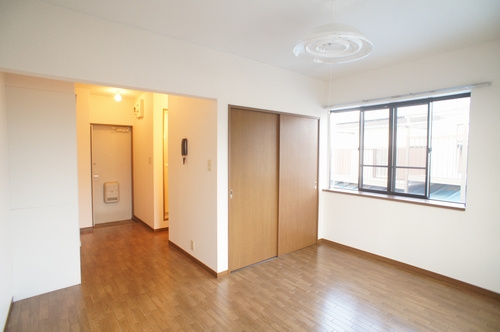 エステート秋山の居間・リビング