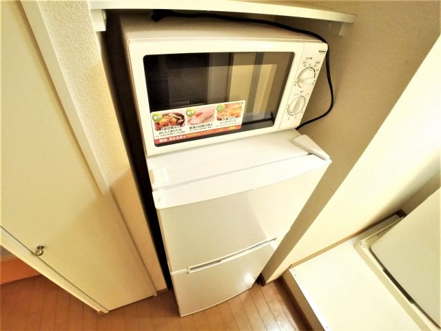 レオパレスウィングトダパークのその他|レンジと冷蔵庫