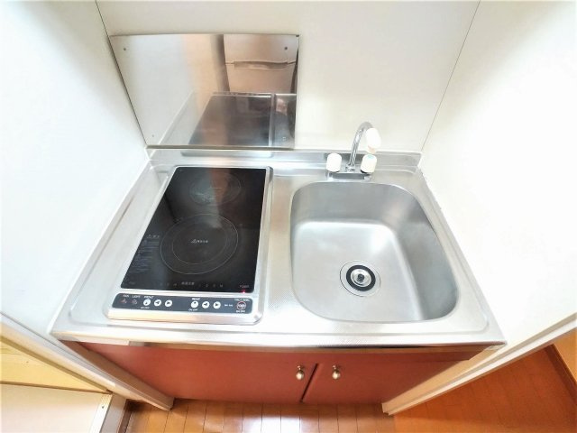 レオパレスウィングトダパークのキッチン|お料理しやすいキッチンです