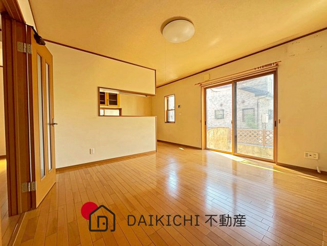 【居間・リビング】 | 鴻巣市吹上富士見1丁目　中古戸建