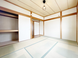 【和室】 | 世田谷区北烏山8丁目4LDK一戸建て | 2階6.8畳の和室。押入れ有り、リビングと行き来がしやすい部屋位置です。（1階・2階両方にトイレがあり、階段を上り下りする必要もありません）