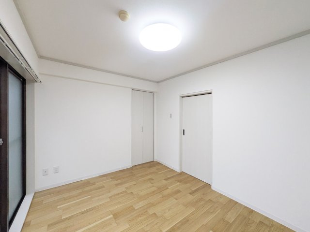 ヴィラ東川口の洋室|広々とした洋室です