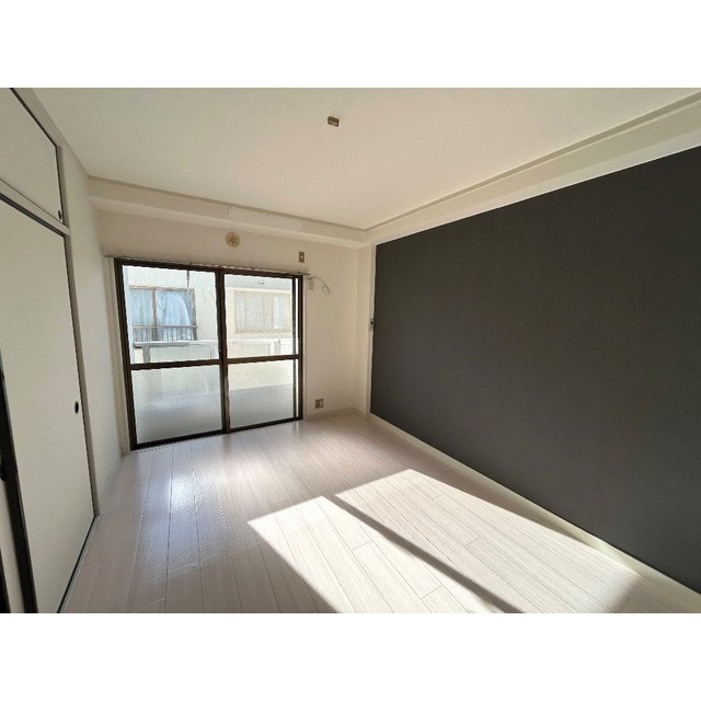 メゾン中郷の居間・リビング|こちらのリビングで趣味の時間をお楽しみください