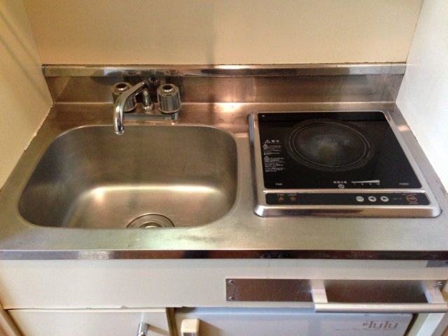 レオパレス与野本町第６のキッチン|コンロの仕様が異なる場合があります