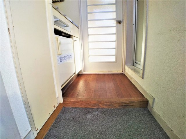 レオパレス与野本町第６の玄関|落ち着いた玄関です