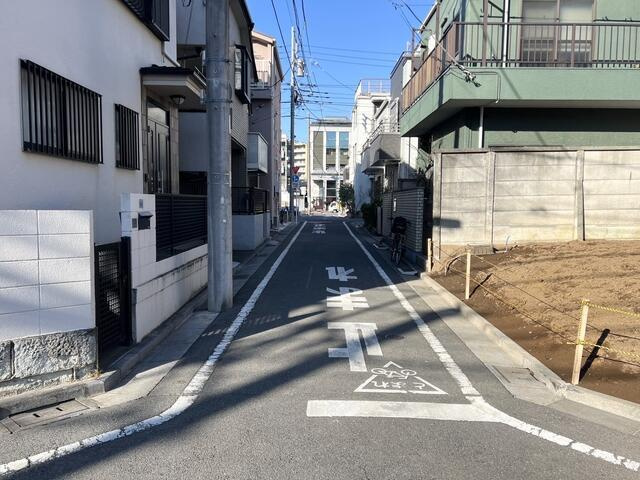 板橋区徳丸３丁目の新築一戸建の前面道路含む現地写真| 