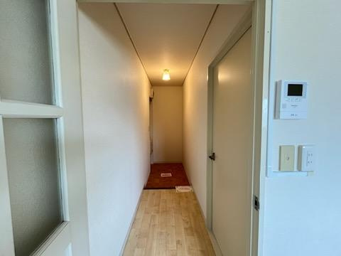 エステート山崎の内装|廊下（イメージ）