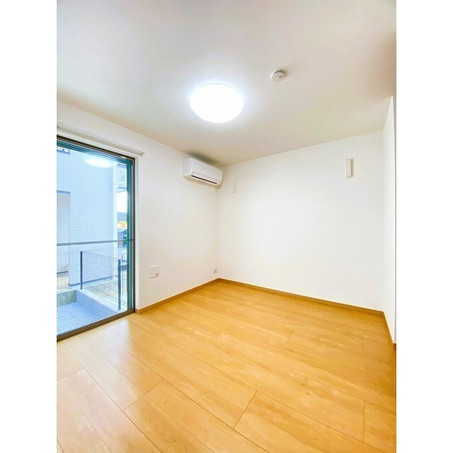 クリストールの内装|明るい色調の室内です