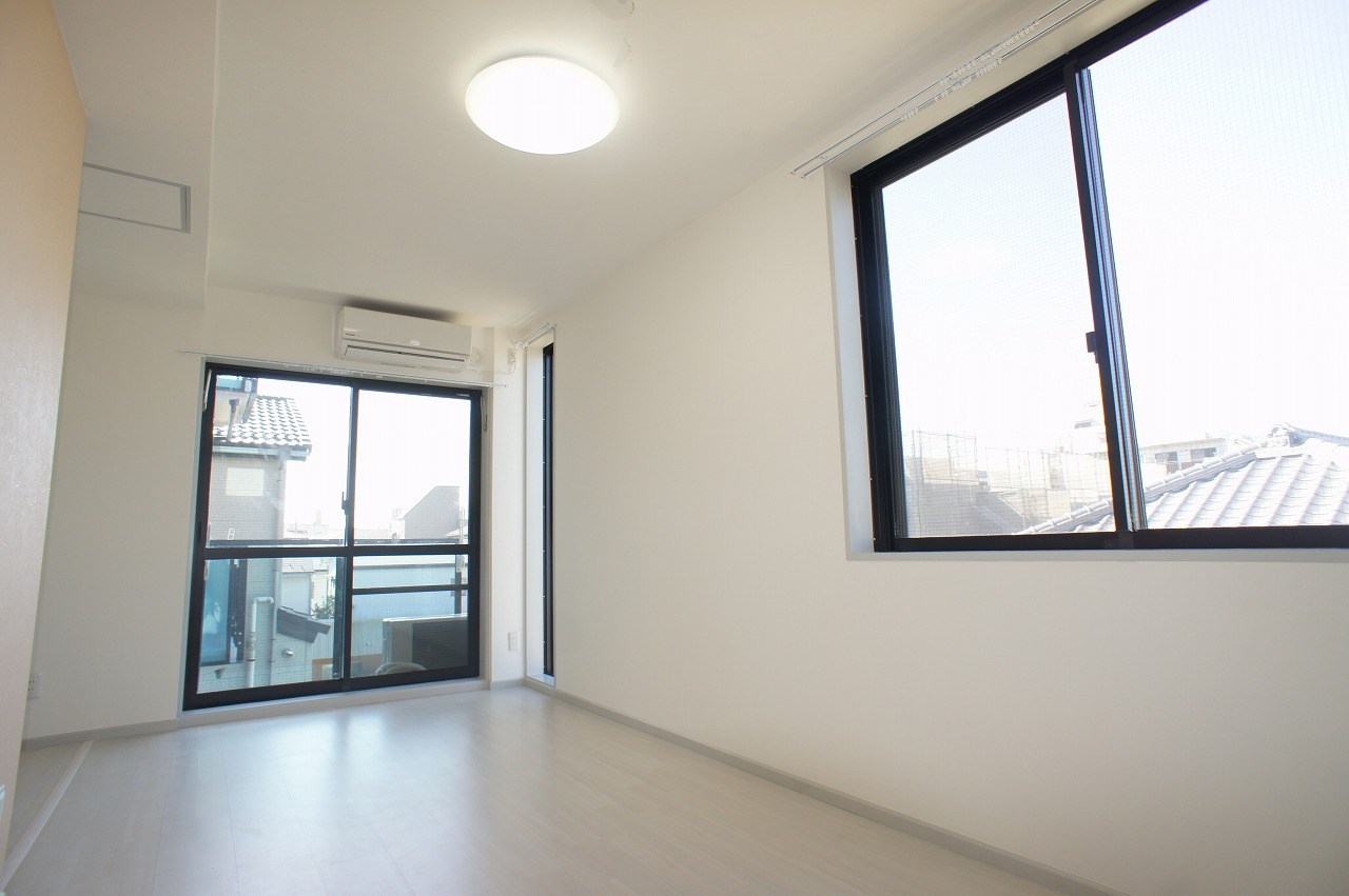 ヒューマンパレス与野の居間・リビング|こちらのリビングで趣味の時間をお楽しみください