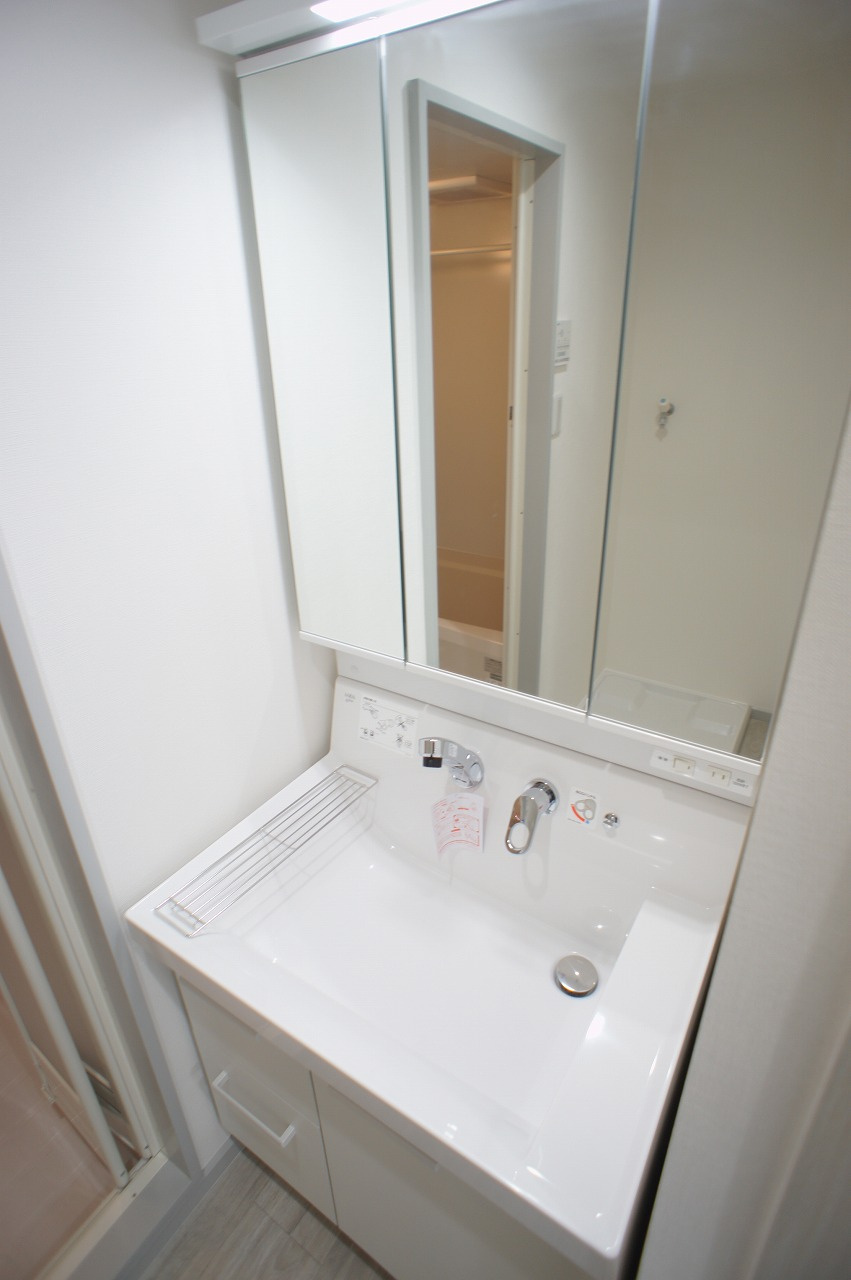 ヒューマンパレス与野の洗面所|明るい洗面所です