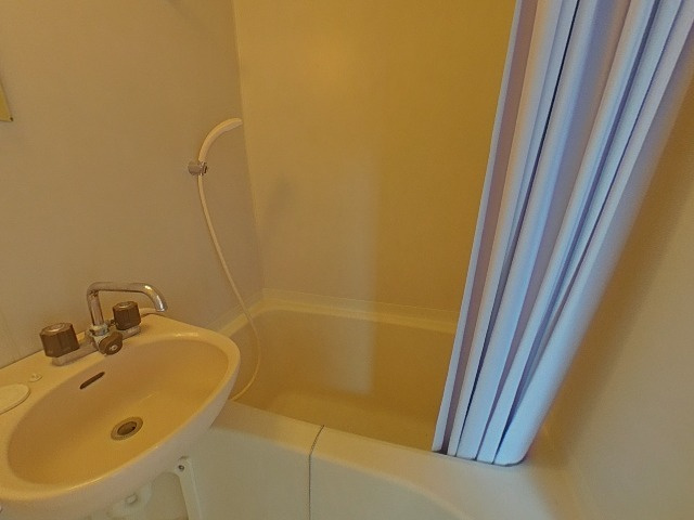 今成マンションの浴室|日々の疲れを癒すお風呂付です