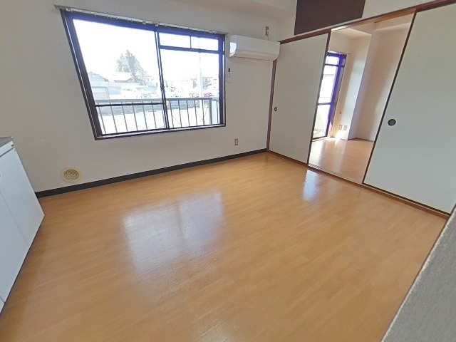 今成マンションの居間・リビング|使いやすいリビングです