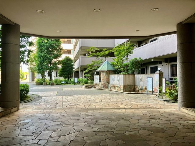 ラミーユ浦和ハイライズファースト・キャッスルのロビー|毎日通るロビーはこのようになっています