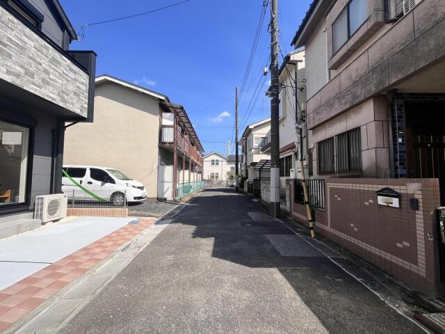 練馬区高松１丁目の新築一戸建の前面道路含む現地写真|南道路私道 