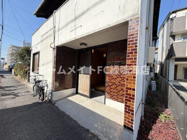 昭和区桜山店舗のエントランス