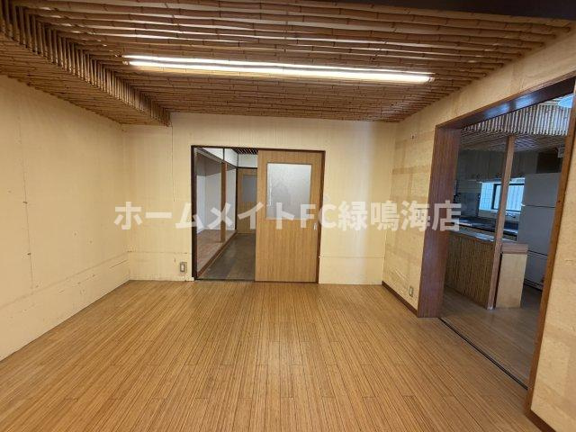昭和区桜山店舗の居間・リビング