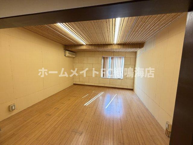 昭和区桜山店舗の居間・リビング