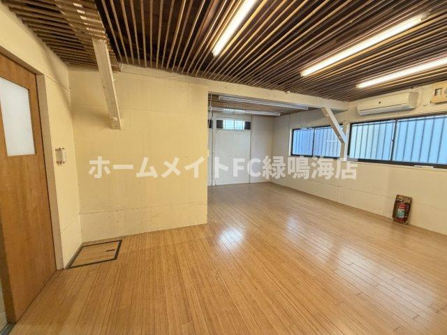 昭和区桜山店舗の居間・リビング