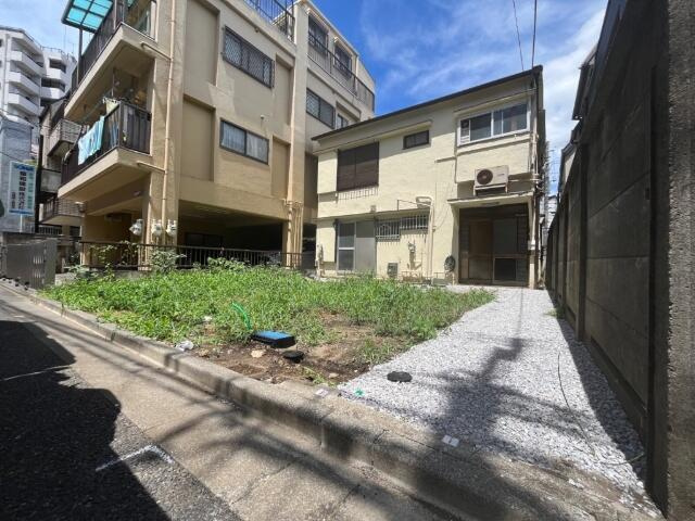 中野区南台２丁目の新築一戸建の前面道路含む現地写真| 