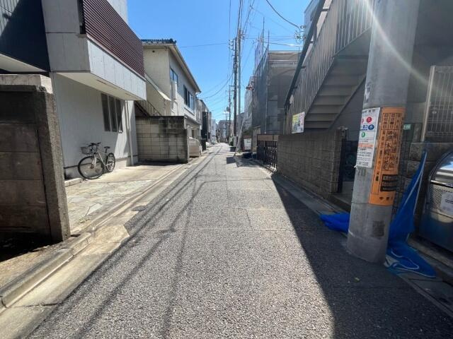 中野区南台２丁目の新築一戸建の前面道路含む現地写真| 