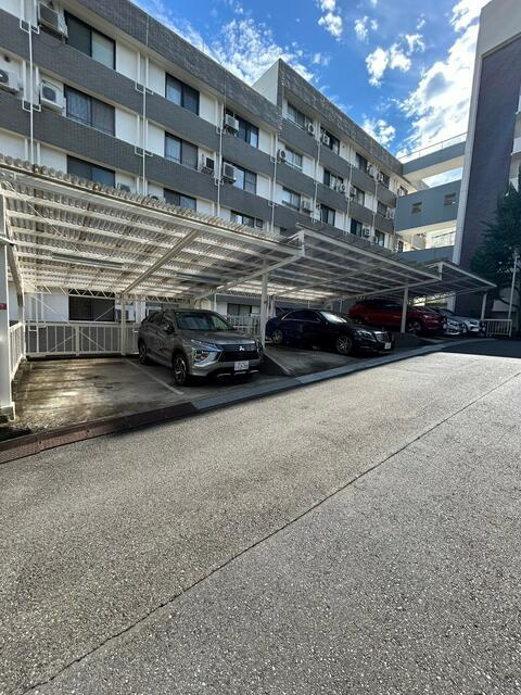 港区赤坂８丁目の賃貸マンションの駐車場| 