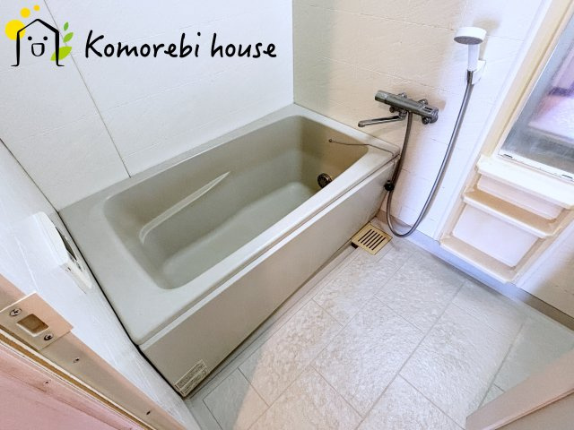 ルピナス大宮桜木町の浴室|暖房・乾燥・換気が一体になった多機能浴室で、一年を通して快適に使えるのが魅力。冬は暖房であたたかく、雨の日は乾燥が洗濯物をしっかり乾かしてくれます。															