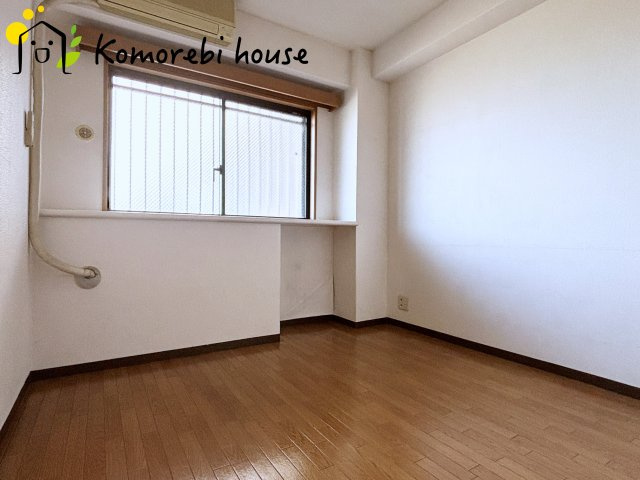 ルピナス大宮桜木町の寝室|光が差し込む洋室は、寝室・子ども部屋・ワークスペースなど多用途に使える自由度の高い空間。家具の配置もしやすく、暮らしに合わせて柔軟に活用できます。								