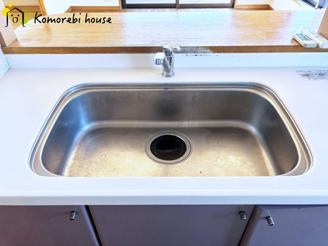 ルピナス大宮桜木町のキッチン|いつでも美味しいお水がそのまま使えるキッチンシンク。凹凸が少ないためお手入れもしやすいです。											