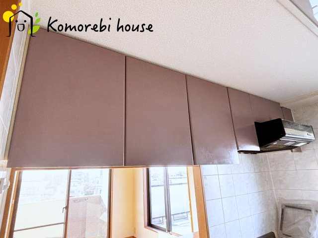 ルピナス大宮桜木町の収納|収納豊富なキッチンで、食器や調理器具もすっきり整理。毎日の料理が楽しくなる空間です。