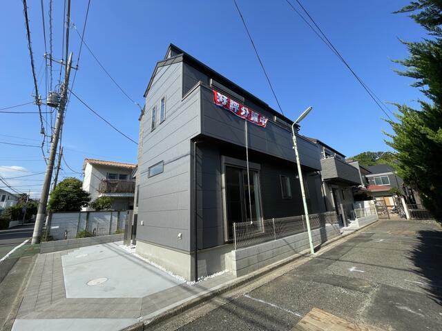杉並区下井草５丁目の新築一戸建の外観|１号棟外観／南西角の敷地で北… 