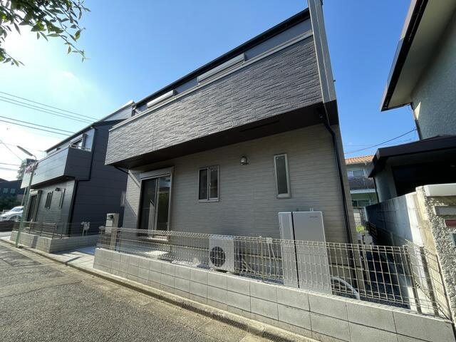 杉並区下井草５丁目の新築一戸建の外観|２号棟外観／南側道路に面して… 