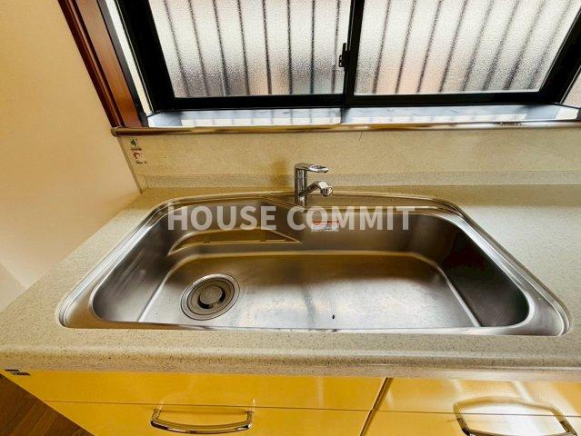 八街市八街ろ　中古戸建のキッチン