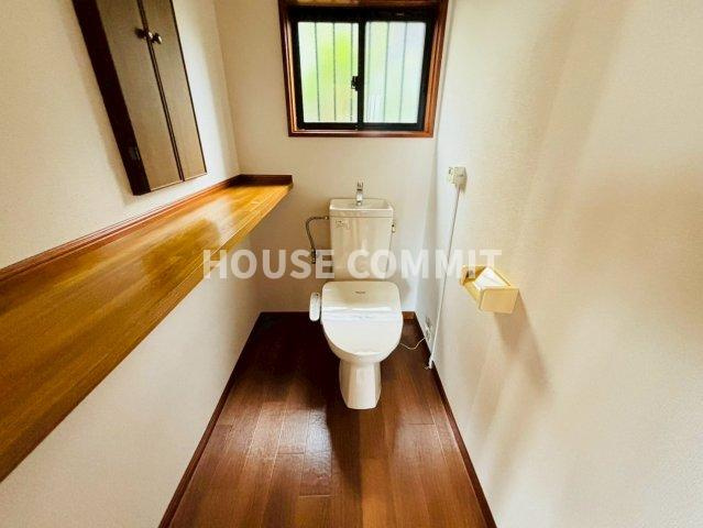 八街市八街ろ　中古戸建のトイレ