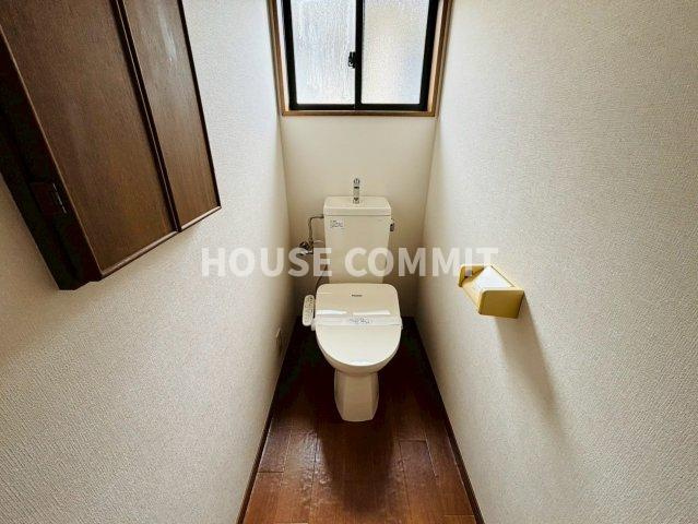 八街市八街ろ　中古戸建のトイレ