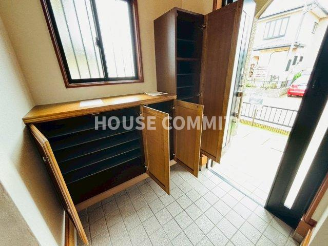 八街市八街ろ　中古戸建の玄関