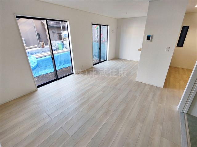 【居間・リビング】 | 富士見市水子第３２　全３棟　2号棟 | 日当たりの良いリビングダイニングです