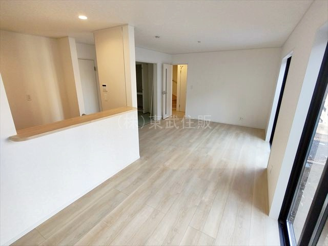 【居間・リビング】 | 富士見市水子第３２　全３棟　2号棟 | ご家族が集まるリビングは16.0帖の広さです