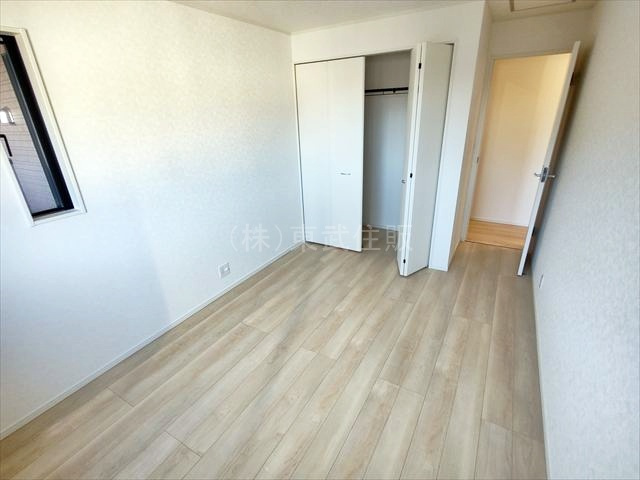 【子供部屋】 | 富士見市水子第３２　全３棟　2号棟 | 2階南東側6.5帖洋室　子供部屋にいかがでしょうか