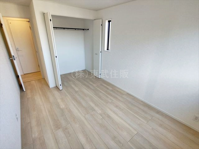 【洋室】 | 富士見市水子第３２　全３棟　2号棟 | 2階東側6.5帖洋室　寝室にいかがでしょうか