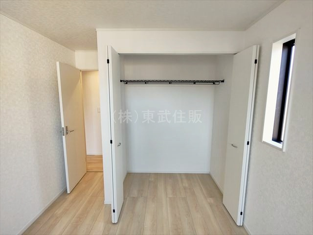 【収納】 | 富士見市水子第３２　全３棟　2号棟 | 2階東側6.5帖洋室の収納です