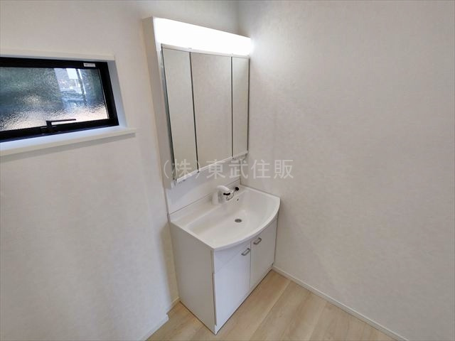 【独立洗面台】 | 富士見市水子第３２　全３棟　2号棟 | 忙しい朝に便利なシャワー付き