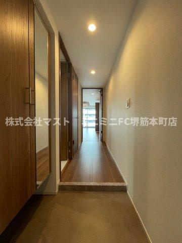 大阪市中央区内久宝寺町２丁目の賃貸マンションの玄関