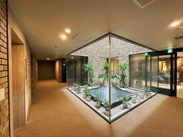 港区元麻布２丁目の賃貸マンションのロビー| 