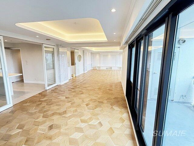 港区元赤坂１丁目の賃貸マンションのロビー|リビングです☆ 