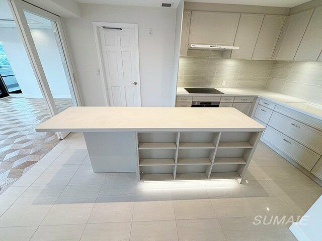 港区元赤坂１丁目の賃貸マンションのエントランス|キッチンです☆ 