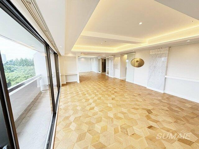 港区元赤坂１丁目の賃貸マンションのロビー|リビングです☆ 