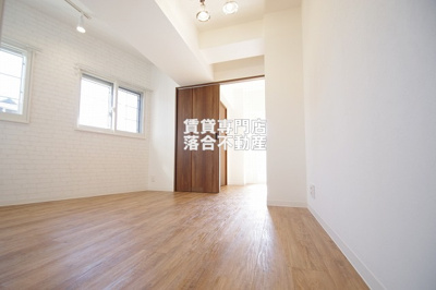 【居間・リビング】 | シャトーライフサガミハラⅡ | 2面採光でおしゃれなリビング♪