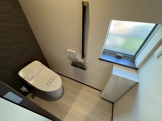 新富町戸建のトイレ