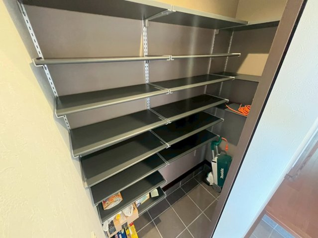 新富町戸建の収納