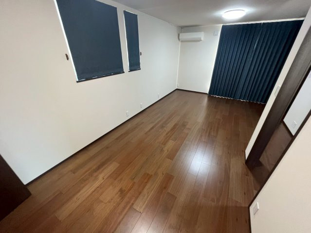 新富町戸建の寝室